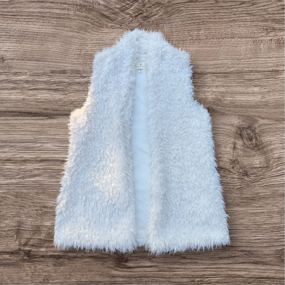 Ashley 26‎ International Faux Fur Vest L Soft Plush Open Front Winter Layering